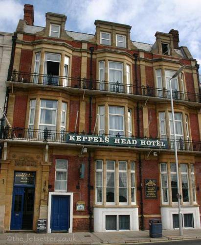 Keppels Head Hotel reception